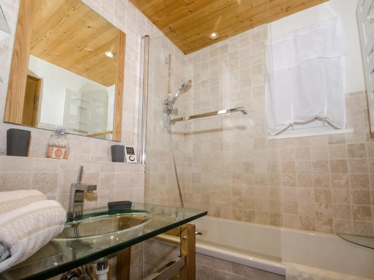 Appartement Cosy Avec Balcon Et Wifi A Chamonix - Fr-1-343-203